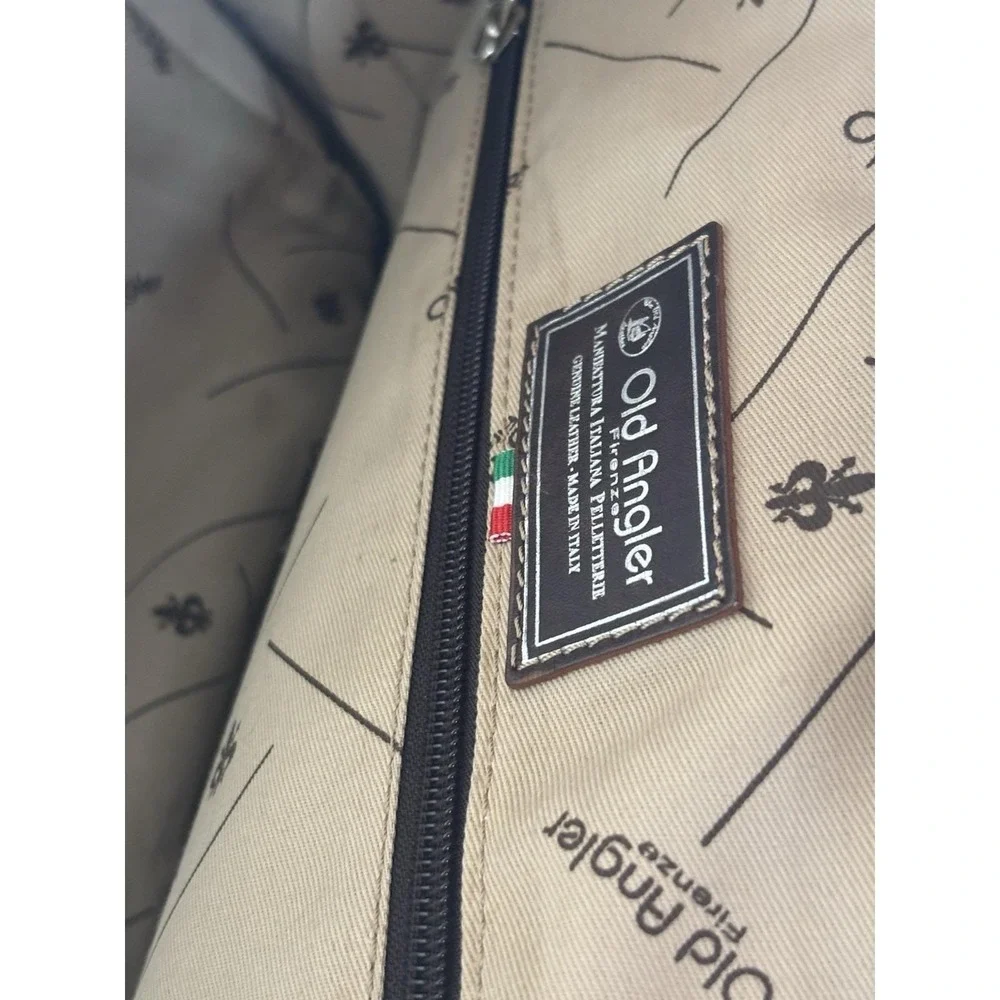 ⭐️Old Angler Italy Brown Leather Travel Bag⭐️2 Wheels Strap Outside Zip Pocket⭐️